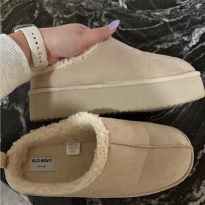 Old Navy Women's Tan Slip-On Shoes